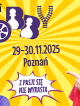 Na żółtym tle z promienistym wzorem znajduje się logo wydarzenia oraz hasło "Z pasji się nie wyrasta". Po lewej stronie widoczna jest uśmiechnięta młoda kobieta w fioletowej koszulce, trzymająca dłonie przy twarzy z podekscytowaną miną. Po prawej stronie stoi mężczyzna z brodą i okrągłymi okularami, wskazujący palcem na tekst. W prawym górnym rogu umieszczono logo MTP Grupa.