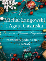 Tło grafiki przypomina drewno pomalowane na niebiesko. Wokół widać przedmioty związane ze Świętami Bożego Narodzenia jak bombki, szyszki, laski cukrowe, jarzębina, zapakowane prezenty i choinka. Na środku białe napisy informacujące o szczegółach wydarzenia, które są zawarte w treści artykułu.