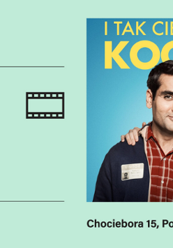 Niebieskie, jednolite tło. Z prawej strony plakat filmu prezentujący przytulającą się parę oraz tytuł filmu. Z lewej strony informacje o wydarzeniu i organizatorach, zawarte w treści artykułu.