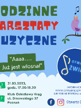 Na obrazku znajdują się kolorowe napisy z informacjami na temat rodzinnych warsztatów muzycznych w klubie Krąg.