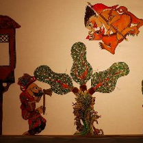 Zdjęcie przedstawia postać z tureckiego teatru cieni Karagoz.