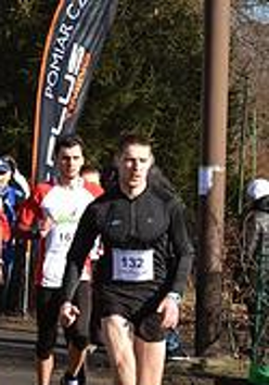 Uczestniczy biegu V Wildecka Dziesiątka