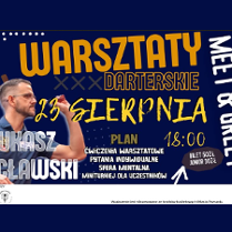 Informacje o warsztatach darterskich, po lewej zdjęcie mężczyzny grającego w darta.