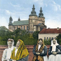 Widok na katedrę od północnego zachodu z bamberkami (fotomontaż), pocztówka sprzed 1913r., ze zbiorów Biblioteki Uniwersyteckiej w Poznaniu