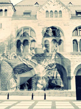 wlepka "Frida Kahlo" na frontonie Zamku