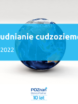 W tle kula ziemska. Na pierwszym planie tytuł szkolenia: Zatrudnianie cudzoziemców 25.04.2022. Na dole logo organizatora: Poznań Biznes Partner.