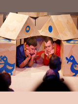 Aktorzy w trakcie spektaklu