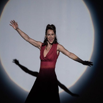 Aktorka w trakcie spektaklu