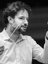 Na zdjęciu dyrygent Łukasz Borowicz.