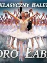 Na zdjęciu baletnice na dużej scenie.