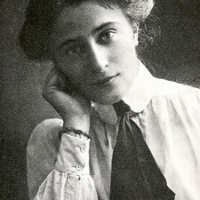 Na czarno-białym zdjęciu młoda Kazimiera Iłłakowiczówna.