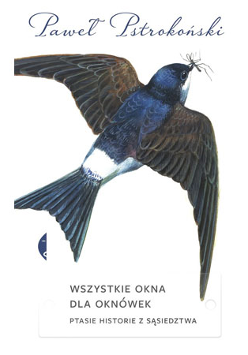 Okładka książki "Wszystkie okna dla oknówek": na białym tle graficznie przedstawiona jaskółka oknówka - ma zagięte brązowe skrzydła, granatowe plecy i granatowy, wcięty w literę V ogon. W dziobie niesie złapanego komara. Nad jaskółką imię i nazwisko autora, pod jaskółką tytuł książki.