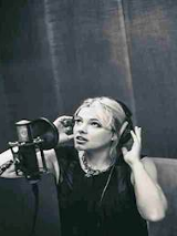 Zdjęcie piosenkarki.