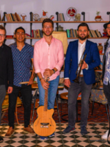 Na zdjęciu członkowie zespołu.