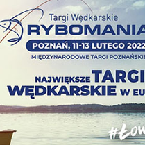 Zdjęcie rybaka z umieszczonym logiem Rybomanii