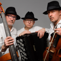 Na zdjęciu członkowie zespołu.