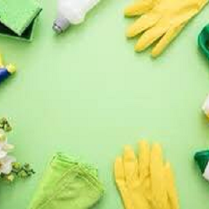 Rękawice i środki czyszczące.