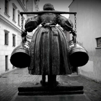 Pomnik bamberki znajdujący się na Starym Rynku w Poznaniu.