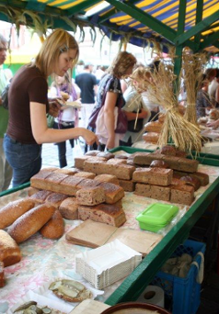 na zdjęciu jeden ze straganów podczas festiwalu.