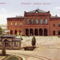 Stara pocztówka z widokiem na Dworzec Główny w Poznaniu.