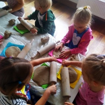 Na zdjęciu fragment warsztatów dla dzieci.