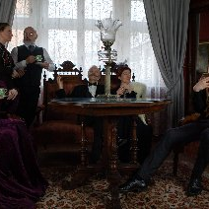 Aktorzy Asz Teatru w przestrzeniach Muzeum Literackiego Henryka Sienkiewicza. Fot. Paulina Nowak