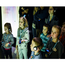 Dzieci w trakcie oprowadzania