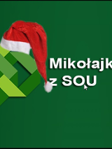 Czapka Mikołaja na wstążce tworzącej wzór geometryczny. Obok napis: Mikołajki z SOU