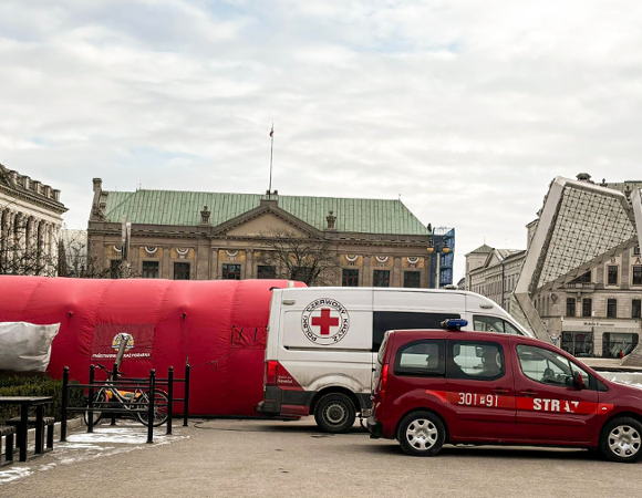 namiot na placu Wolności