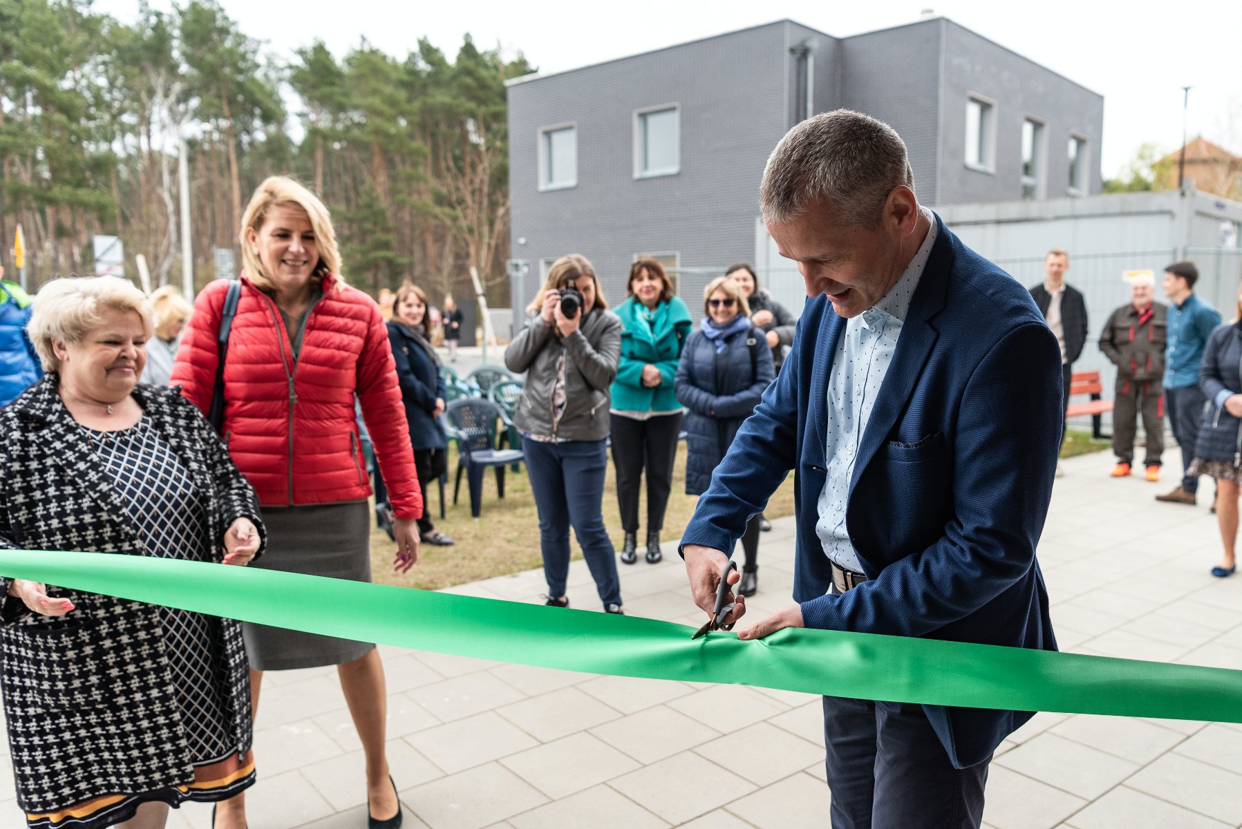 Galeria zdjęć przedstawia otwarcie nowej siedziby Centrum Wspierania Rodzin "Swoboda". - grafika artykułu