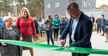 Galeria zdjęć przedstawia otwarcie nowej siedziby Centrum Wspierania Rodzin "Swoboda".