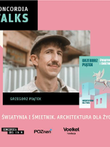 Plakat informujący o spotkaniu autorskim z Grzegorzem Piątkiem, zdjęcie mężczyzny na różowym tle.