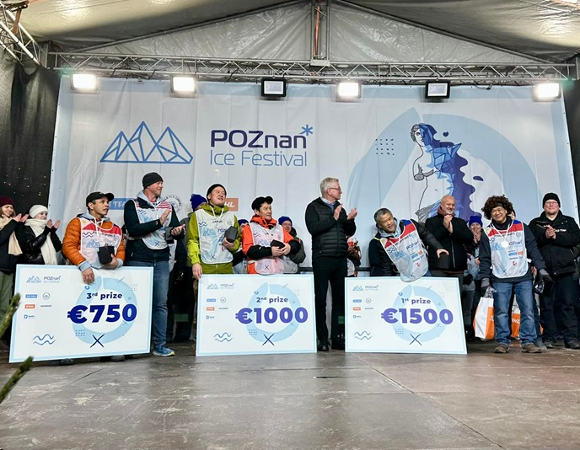 IceFestival. Uczestniczy POZnań Ice Festival podczas wręczenia nagród.