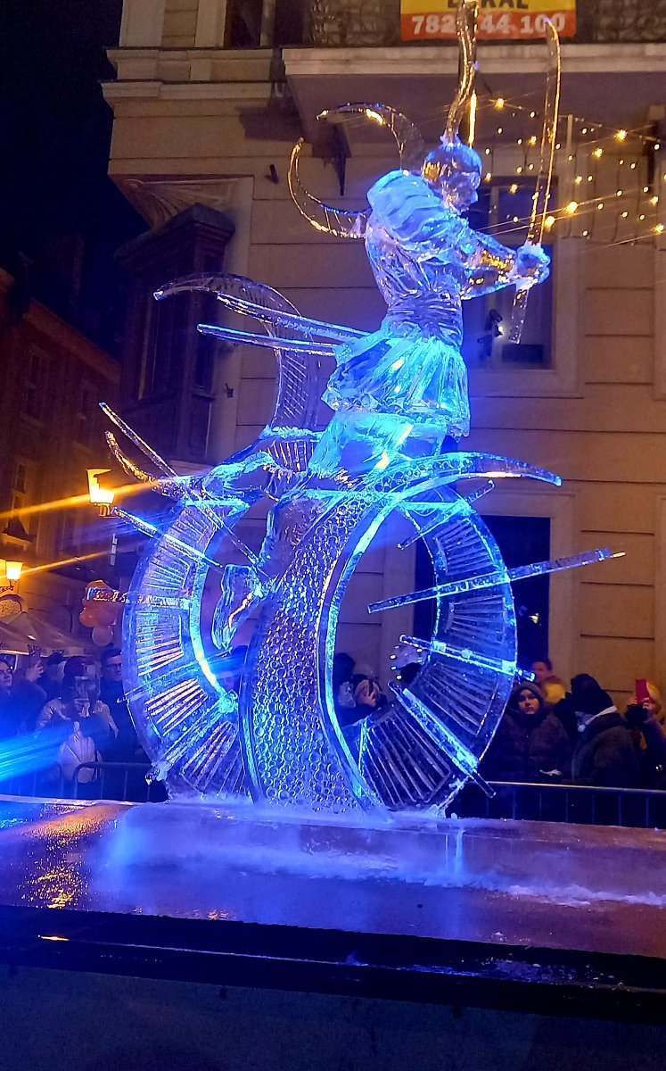 Zwycięska rzeźba - Samuraj.