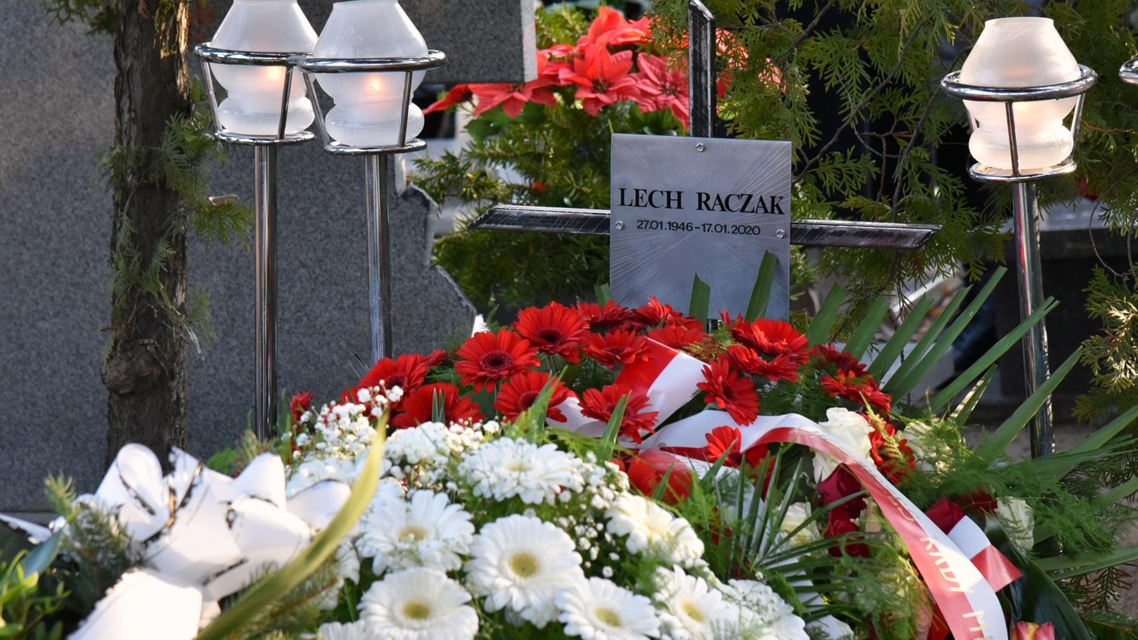 Lech Raczak był współzałożycielem Teatru Ósmego Dnia, laureatem Złotej Pieczęci Miasta Poznania
