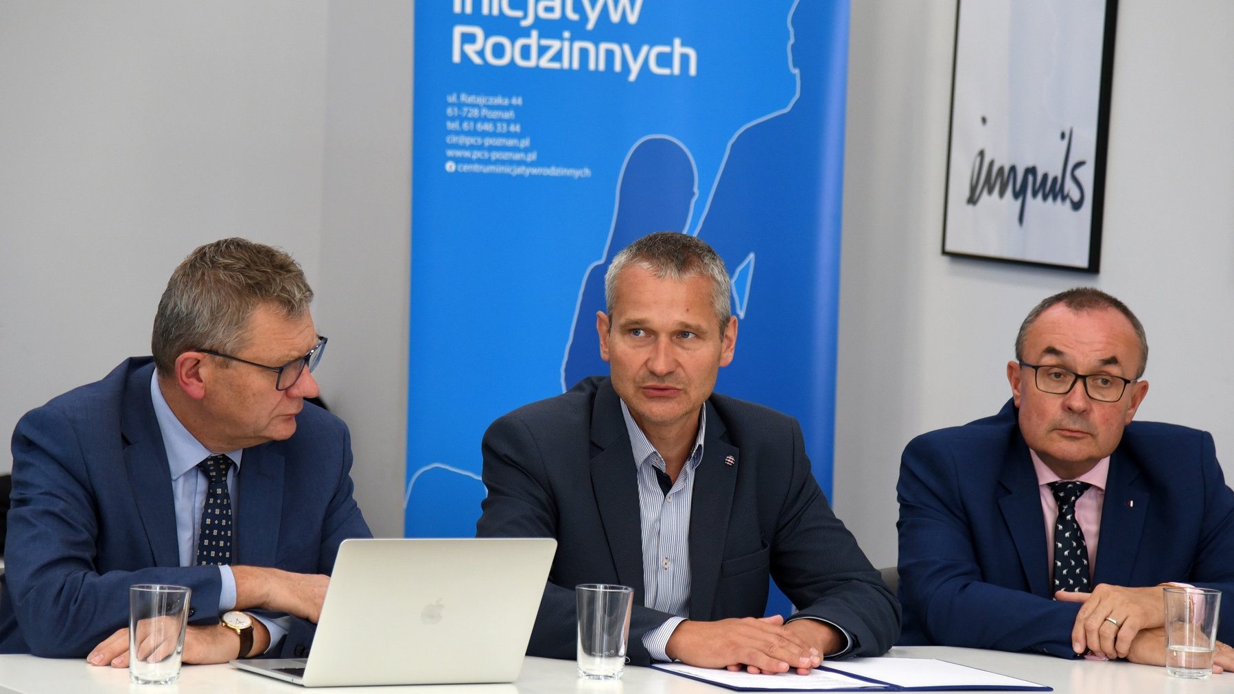 Na każdy cykl rehabilitacji składają się między innymi konsultacje specjalisty i badania diagnostyczne
