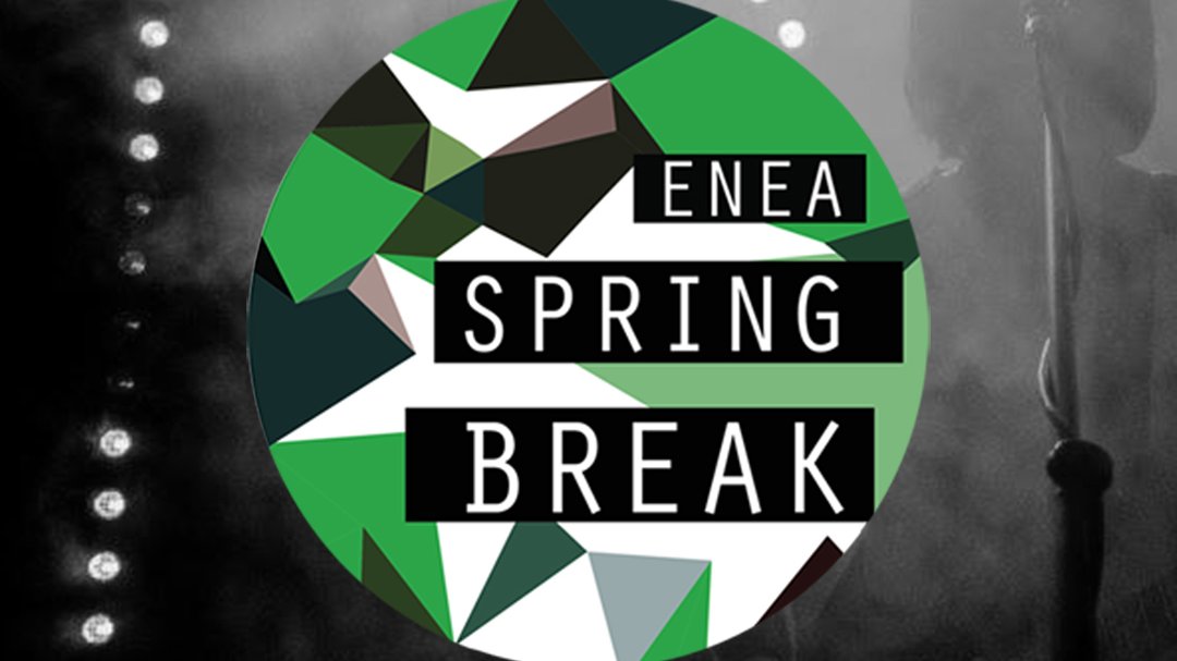 Na zdjęciu znajduje się plakat zapowiadający festiwal Spring Break