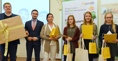 Nagrody w konkursie na "EKO poznaniaka" rozdano podczas gali w urzędzie miasta
