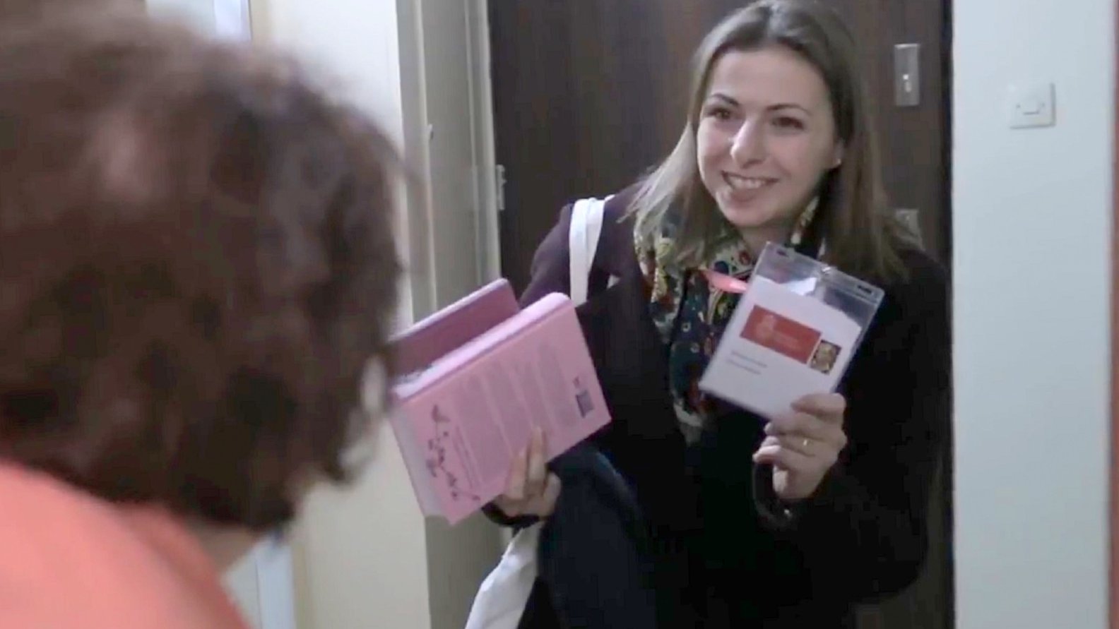 Seniorzy, którzy nie są w stanie dotrzeć do biblioteki, dostaną książki dostarczone do domu
