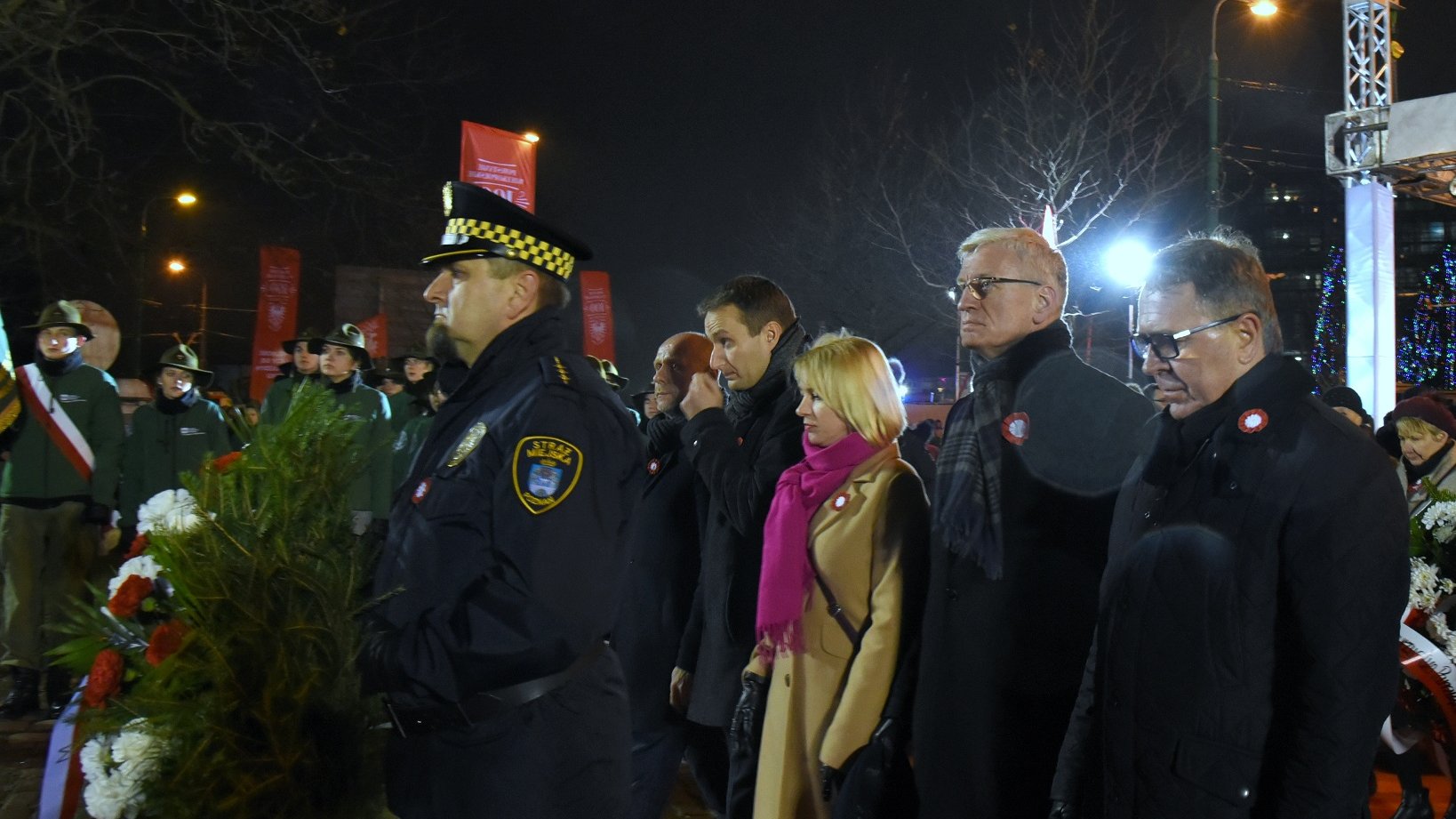 Główne uroczystości z okazji rocznicy zwycięskiego zrywu odbyły się przed pomnikiem Powstańców Wielkopolskich przy ul. Królowej Jadwigi