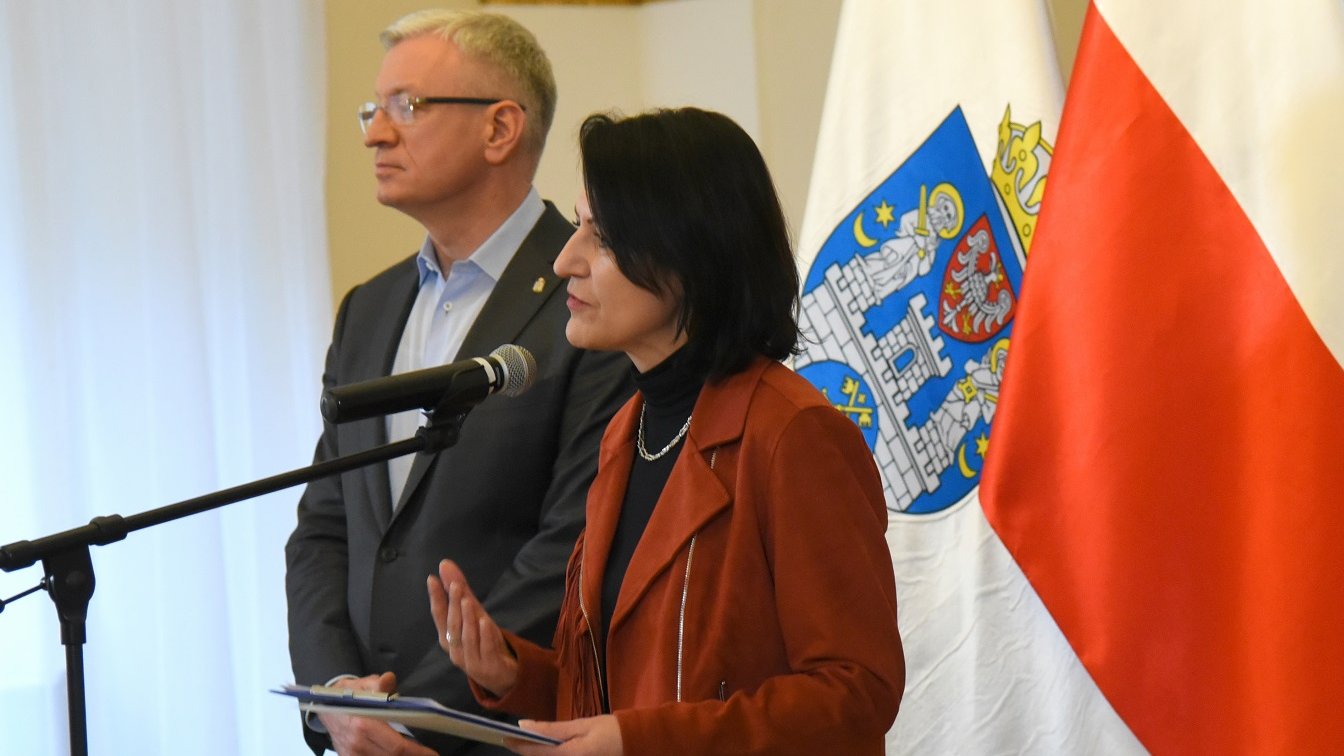 Członkowie i członkinie Zespołu ds. Polityki Równości i Różnorodności otrzymali nominację z rąk prezydenta Jacka Jaśkowiaka