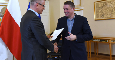 Członkowie i członkinie Zespołu ds. Polityki Równości i Różnorodności otrzymali nominację z rąk prezydenta Jacka Jaśkowiaka
