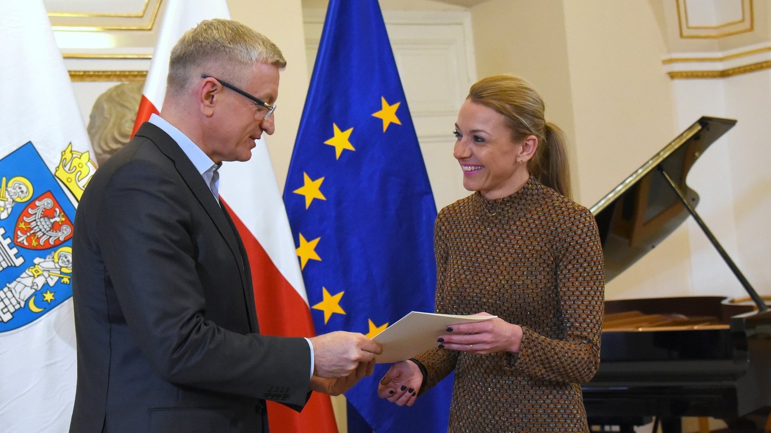 Członkowie i członkinie Zespołu ds. Polityki Równości i Różnorodności otrzymali nominację z rąk prezydenta Jacka Jaśkowiaka