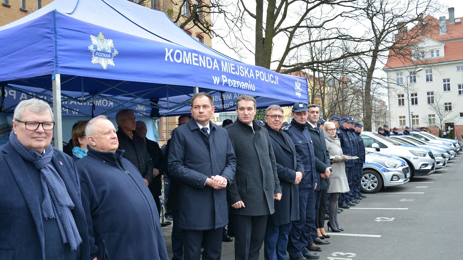 Poznańska policja wzbogaci się o 30 nowych radiowozów. 28 auta wyjechały już na ulice miasta