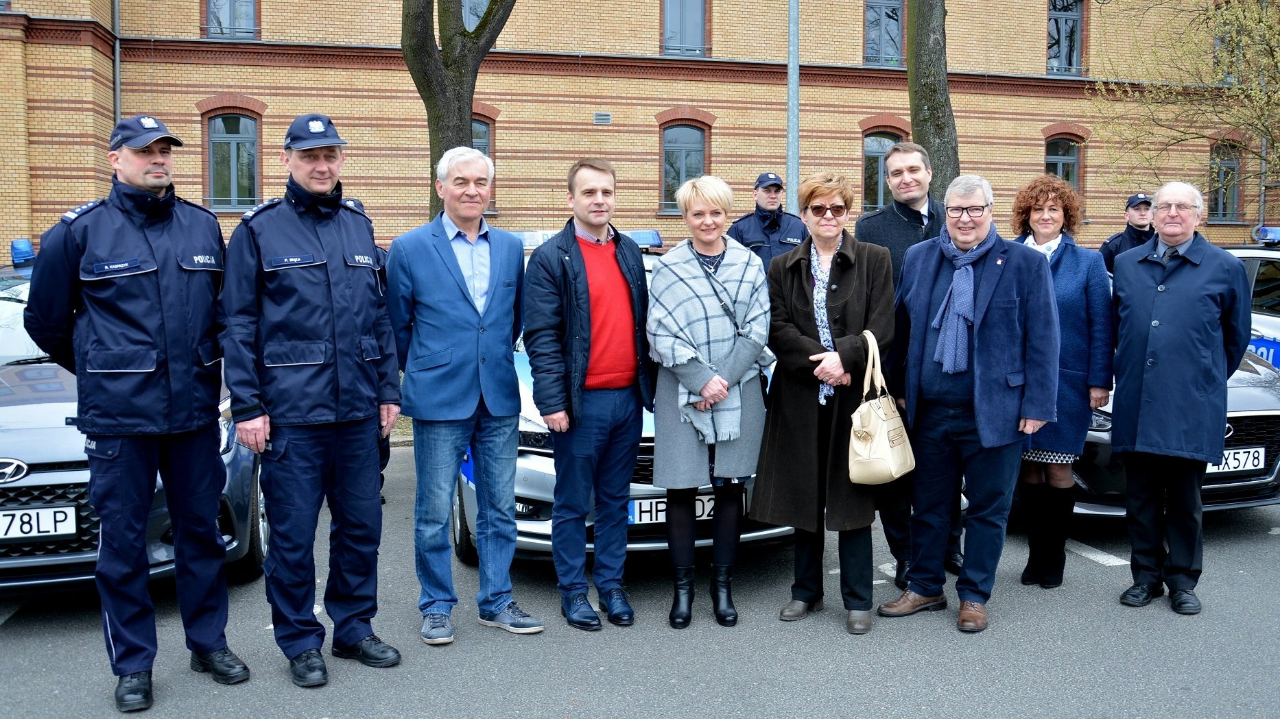 Poznańska policja wzbogaci się o 30 nowych radiowozów. 28 auta wyjechały już na ulice miasta