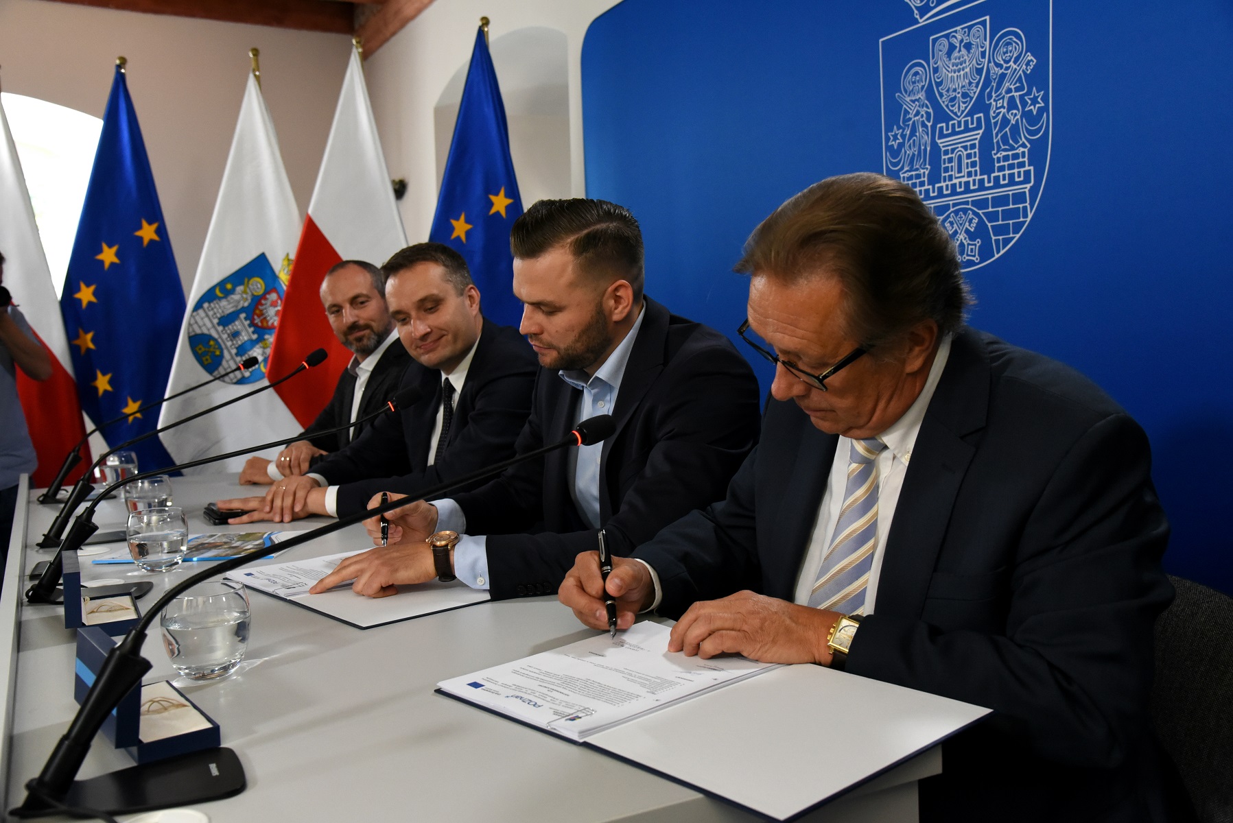 Podpisano umowę z wykonawcą rozbudowy ul. Unii Lubelskiej z nową trasą tramwajową - grafika artykułu