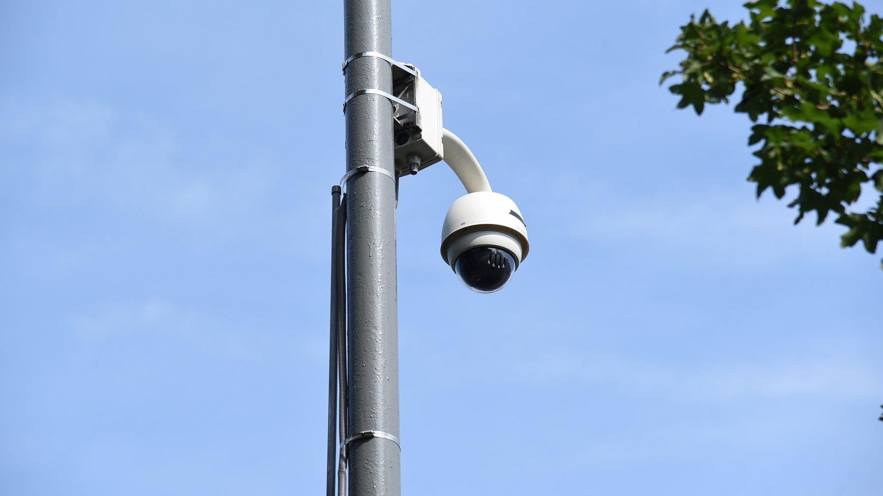 Aby nie dopuścić do kolejnej dewastacji obiektu, zamontowano monitoring