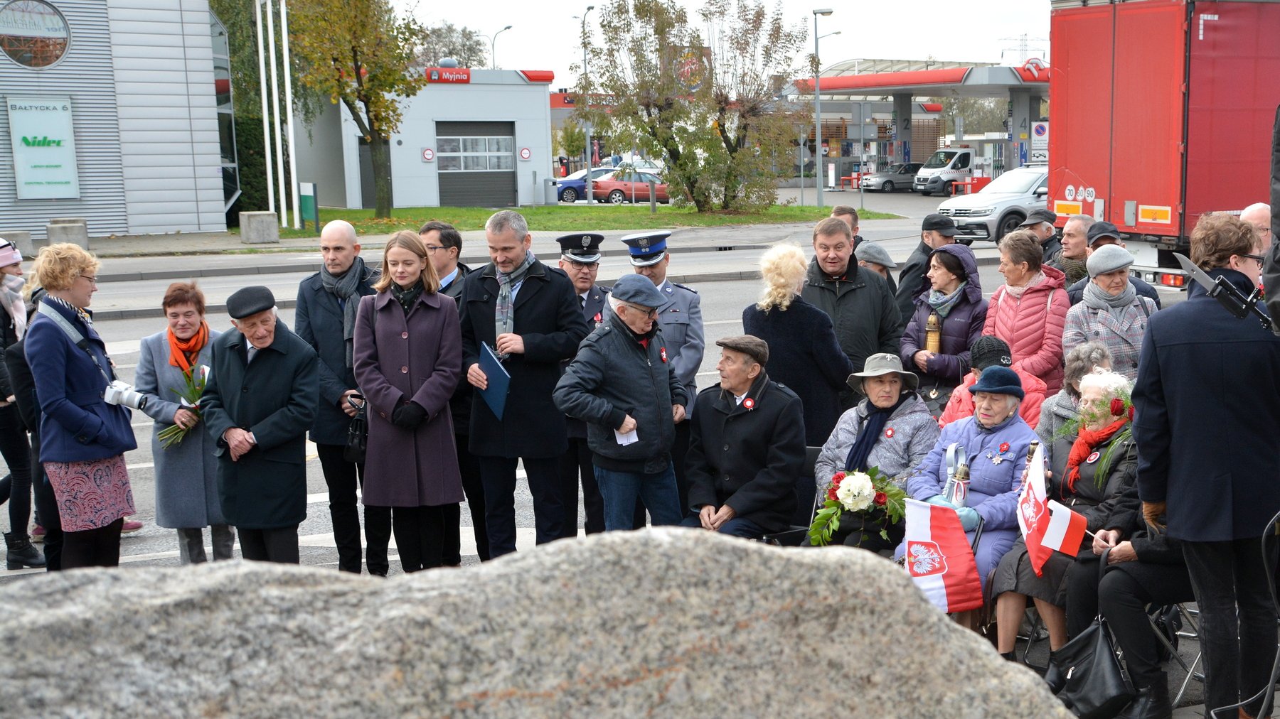 Obchody 80. rocznicy pierwszych transportów więźniów do obozu Lager Glowna odbyły się pod tablicą pamiątkową przy ul. Bałtyckiej