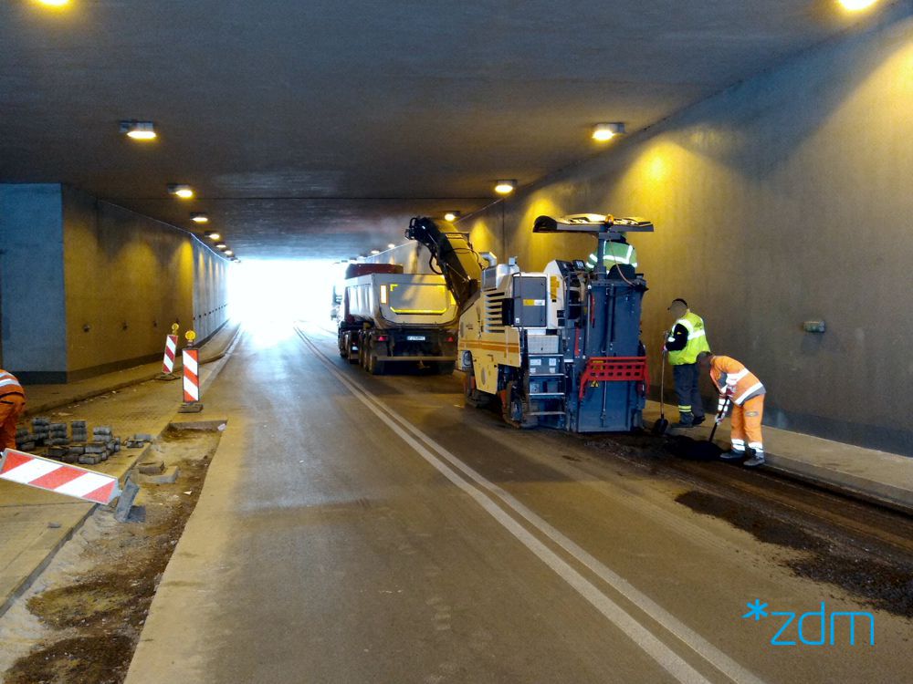 Wymiana nawierzchni w tunelu na ul. Czechosłowackiej potrwa 2 tygodnie zamiast miesiąca - grafika artykułu
