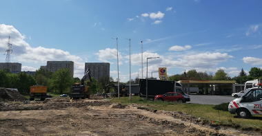 17 kwietnia rozpoczęła się budowa pierwszego przy stacji paliw Lotos, który połączy ul. Lechicką z ul. Naramowicką (północno-zachodni rejon skrzyżowania) fot. PIM